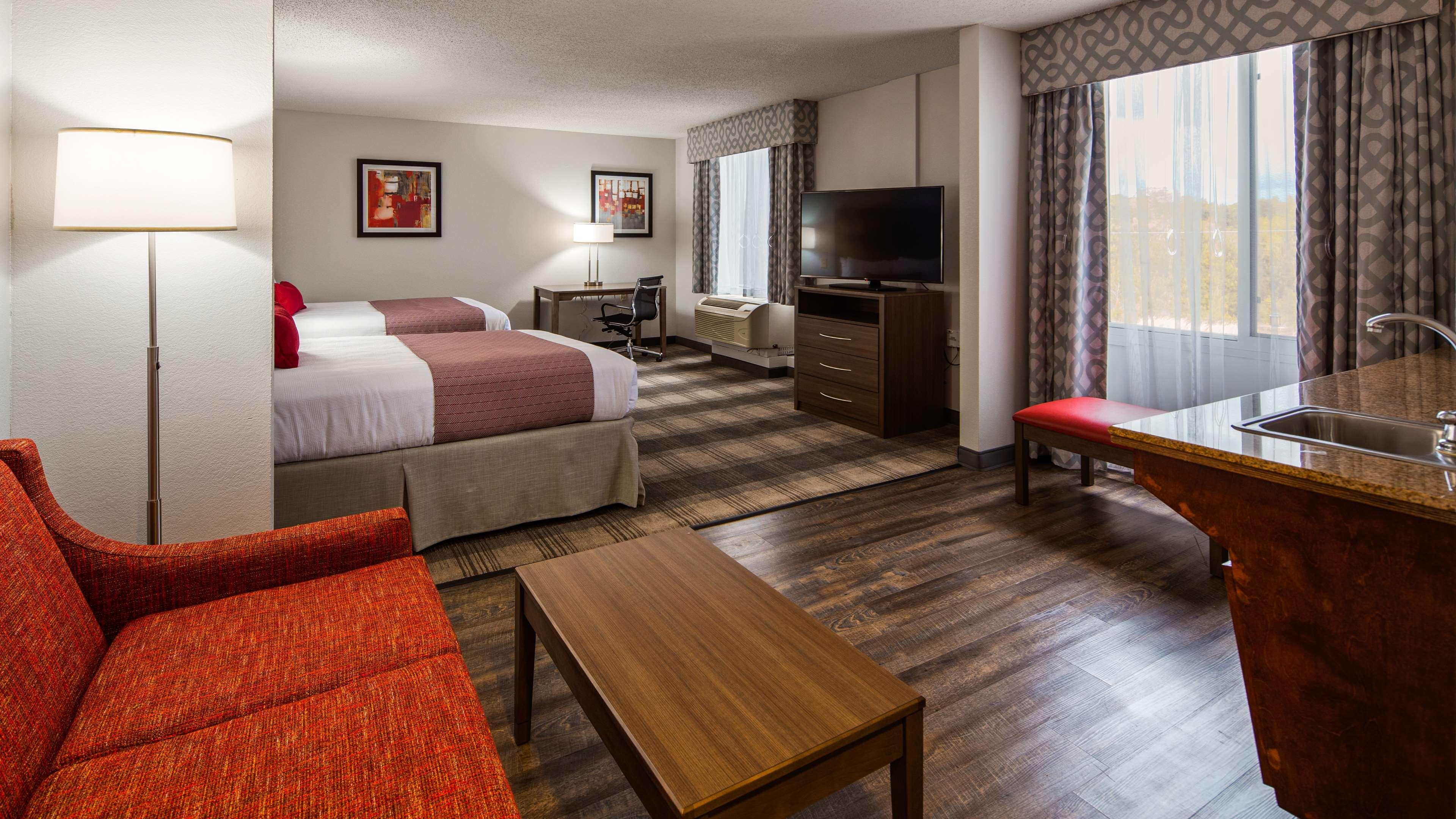 Western And Conference Center Hotel