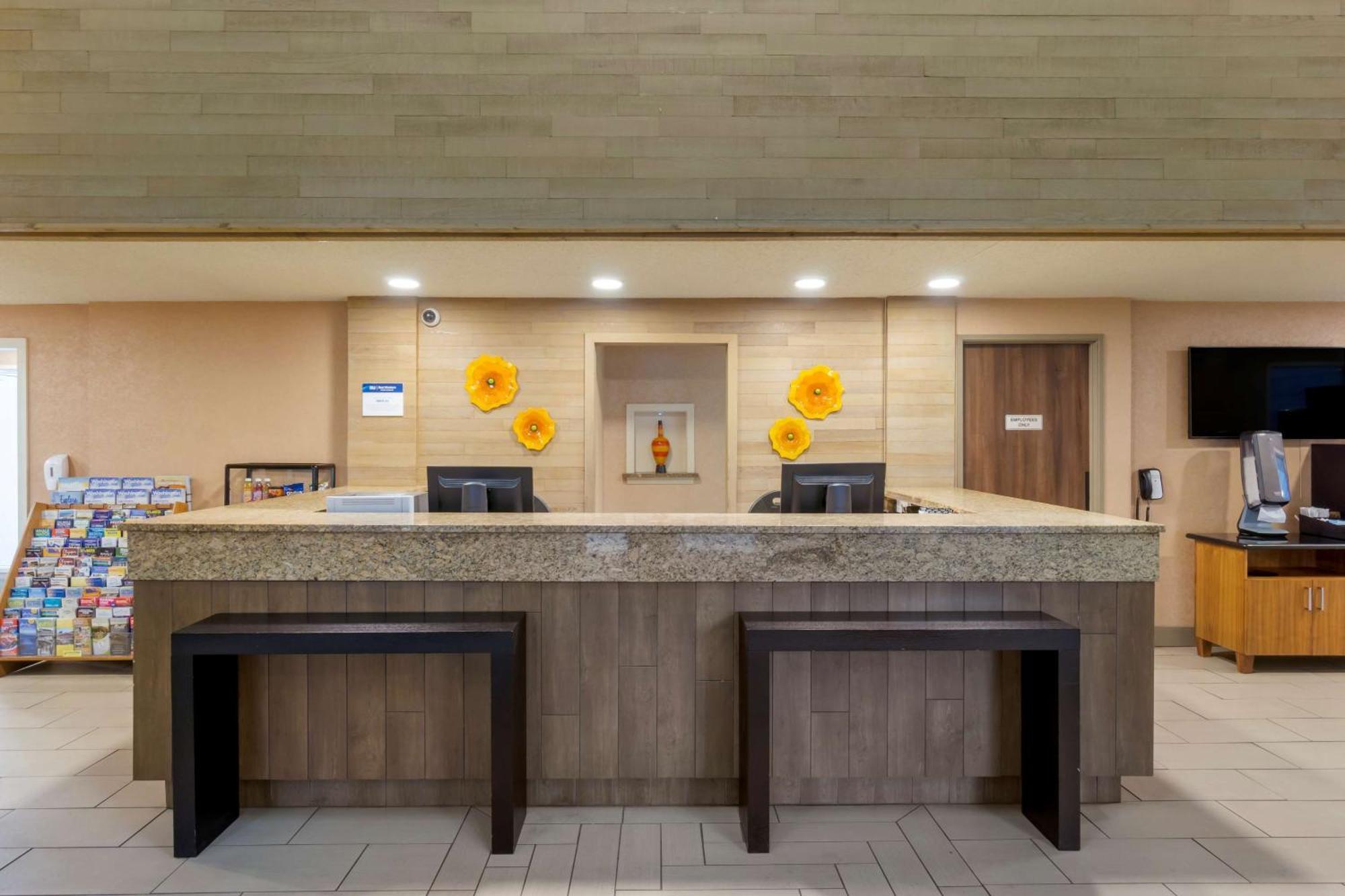 Western And Conference Center Hotel Oak Harbor